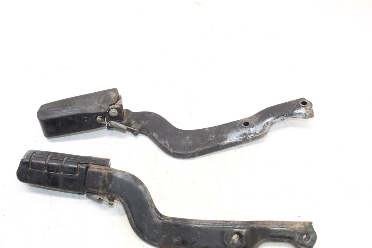 1983 Yamaha XC180 Riva OEM Passenger Foot Pegs Brackets Left Right Pair