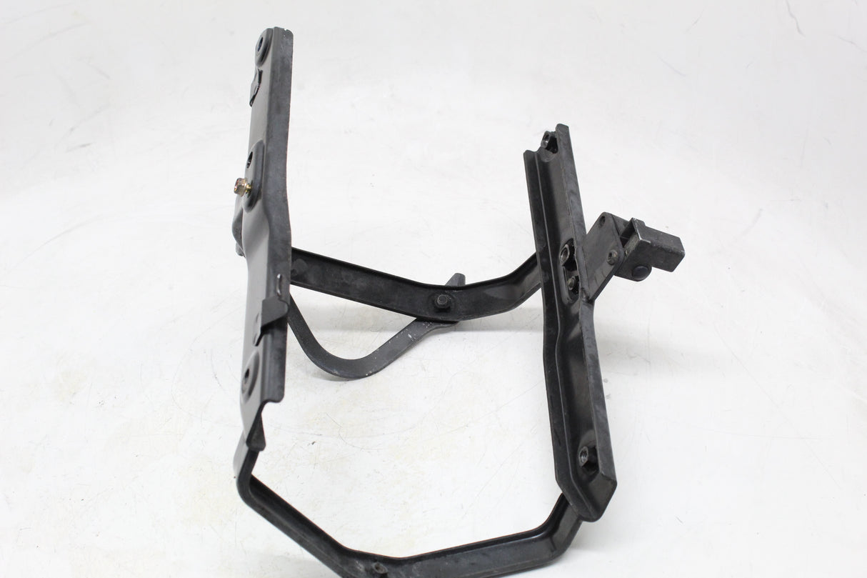 2005 Honda VTX1300S VTX1300 OEM REAR BACK FENDER MOUNT BRACKET