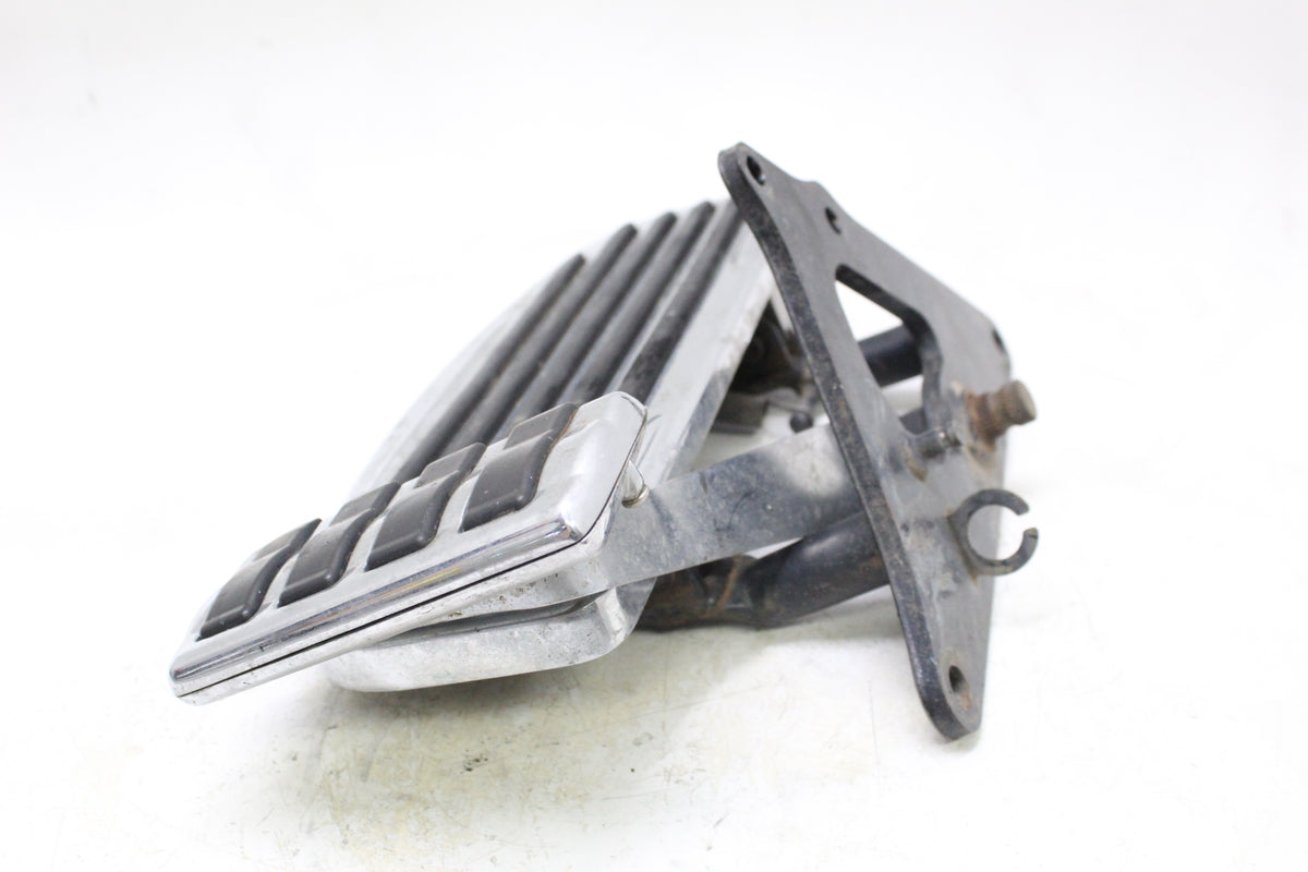 2005 KAWASAKI VULCAN 1500 VN1500 Right Floorboard Brake Pedal Bracket