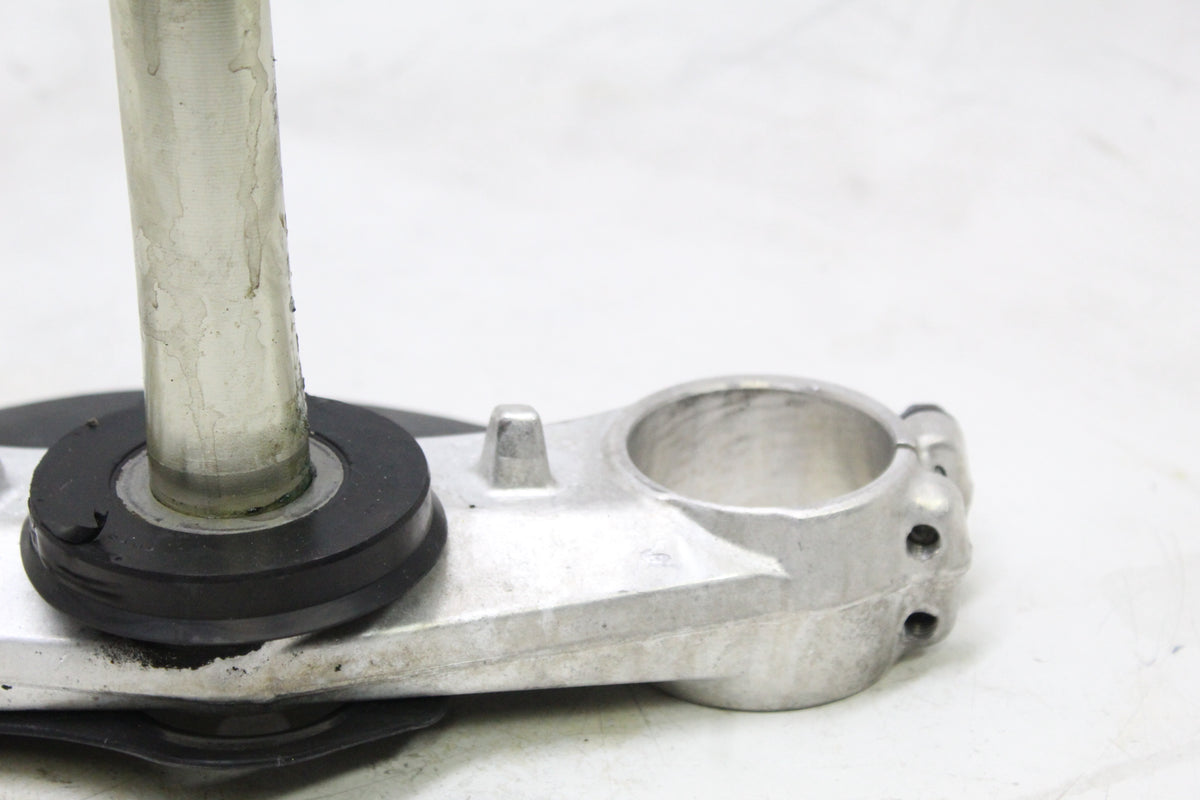 2004 SUZUKI GSXR600 OEM LOWER TRIPLE TREE STEERING STEM FORK CLAMP