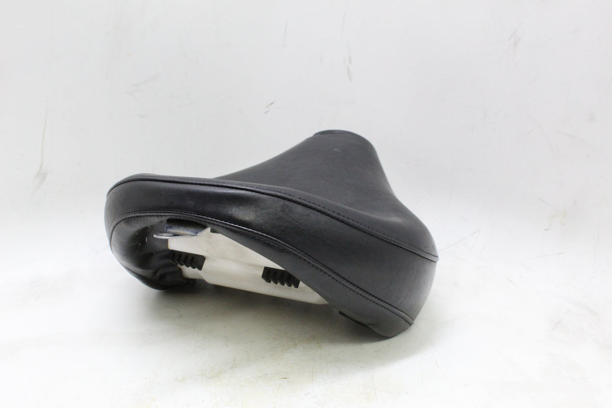 2007 YAMAHA XVS650 V STAR 650 OEM FRONT RIDER DRIVER SEAT