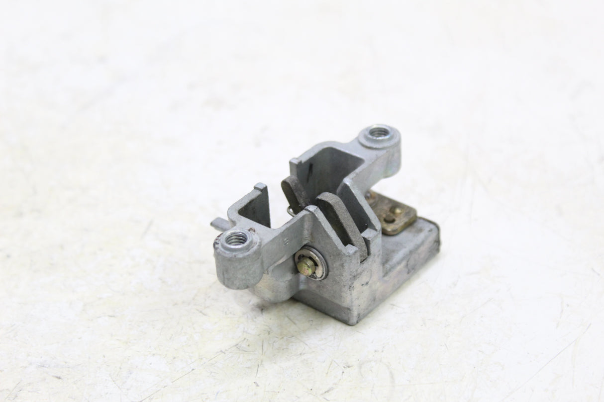 2003 Yamaha Zuma 50 YW50 OEM REAR PASSENGER SEAT LATCH LOCK ASSEMBLY