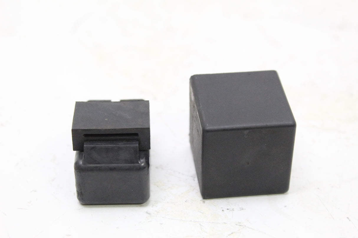 1992 KAWASAKI NINJA 600 ZX600 OEM TURN SIGNAL FLASHER RELAY SET