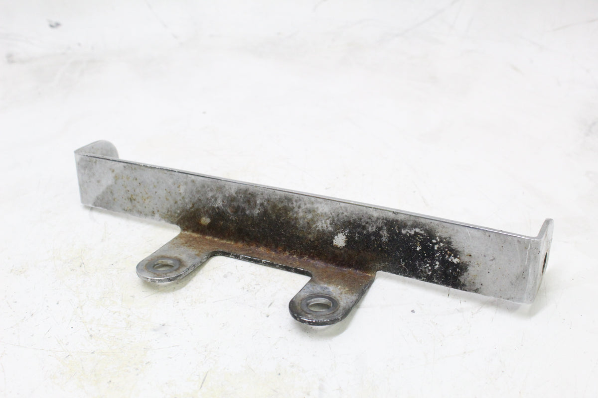 2007 YAMAHA XVS650 V STAR 650 OEM WINDSHIELD TRIM MOUNT BRACKET