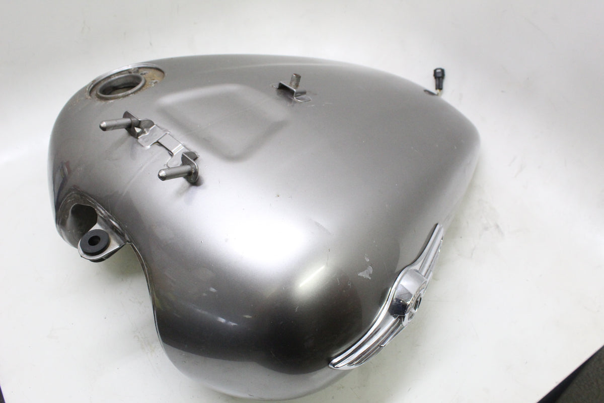 2005 KAWASAKI VULCAN 1500 VN1500 CLASSIC OEM GAS FUEL TANK SILVER