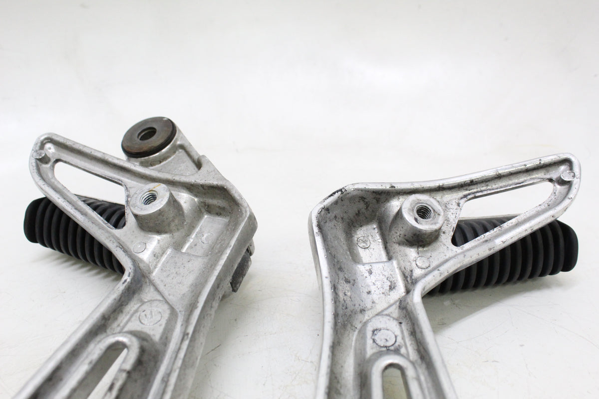 2003 YAMAHA FZ1 FZS1000 FAZER OEM REAR PASSENGER FOOT PEGS BRACKETS PAIR