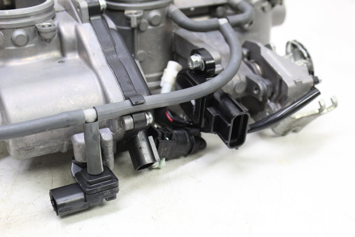 2017 Yamaha FZ10 OEM MAIN FUEL INJECTORS / THROTTLE BODIES