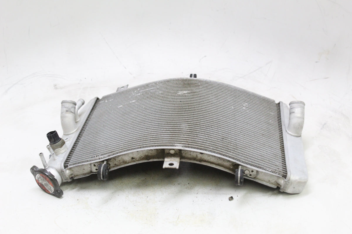 2004 Suzuki GSXR600 OEM ENGINE RADIATOR MOTOR COOLER COOLING RADIATER