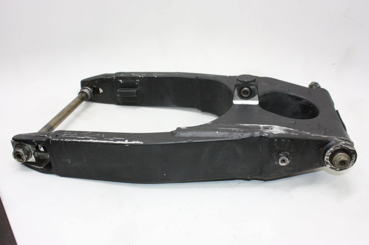 2004 Triumph Daytona 600 OEM REAR SWINGARM BACK SUSPENSION SWING ARM