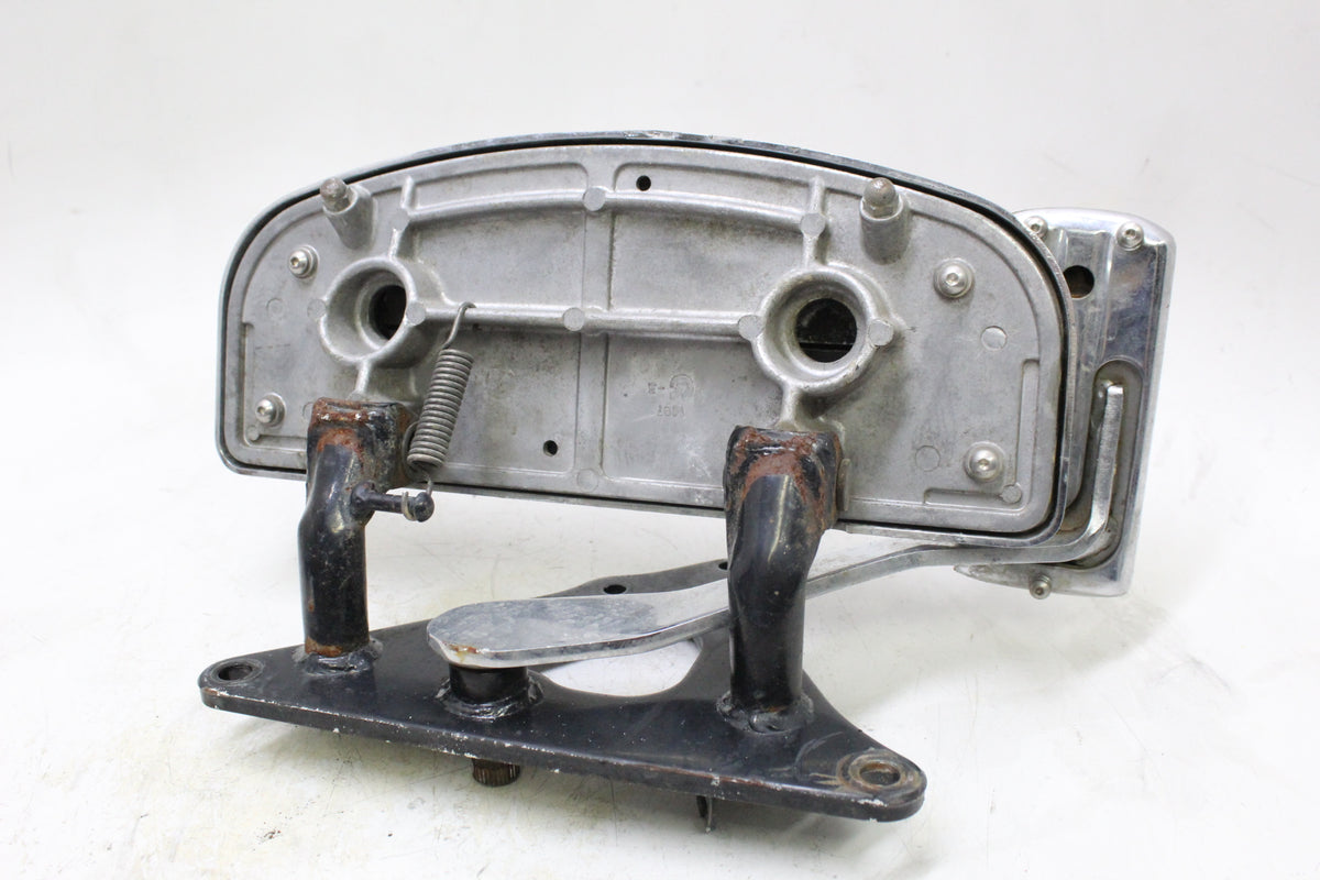 2005 KAWASAKI VULCAN 1500 VN1500 Right Floorboard Brake Pedal Bracket