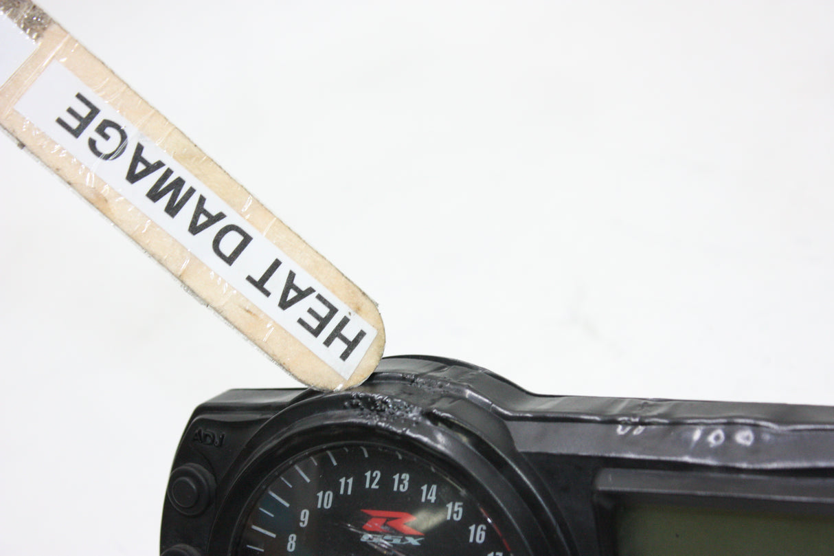 2005 Suzuki GSXR600 OEM SPEEDO TACH GAUGES DISPLAY CLUSTER SPEEDOMETER