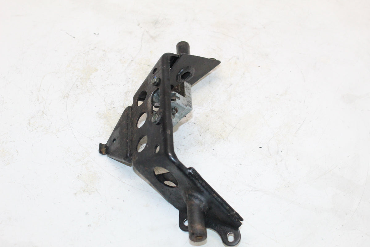 2002 Yamaha Zuma 50 YW50 OEM FRONT SEAT MOUNTING BRACKET MOUNT