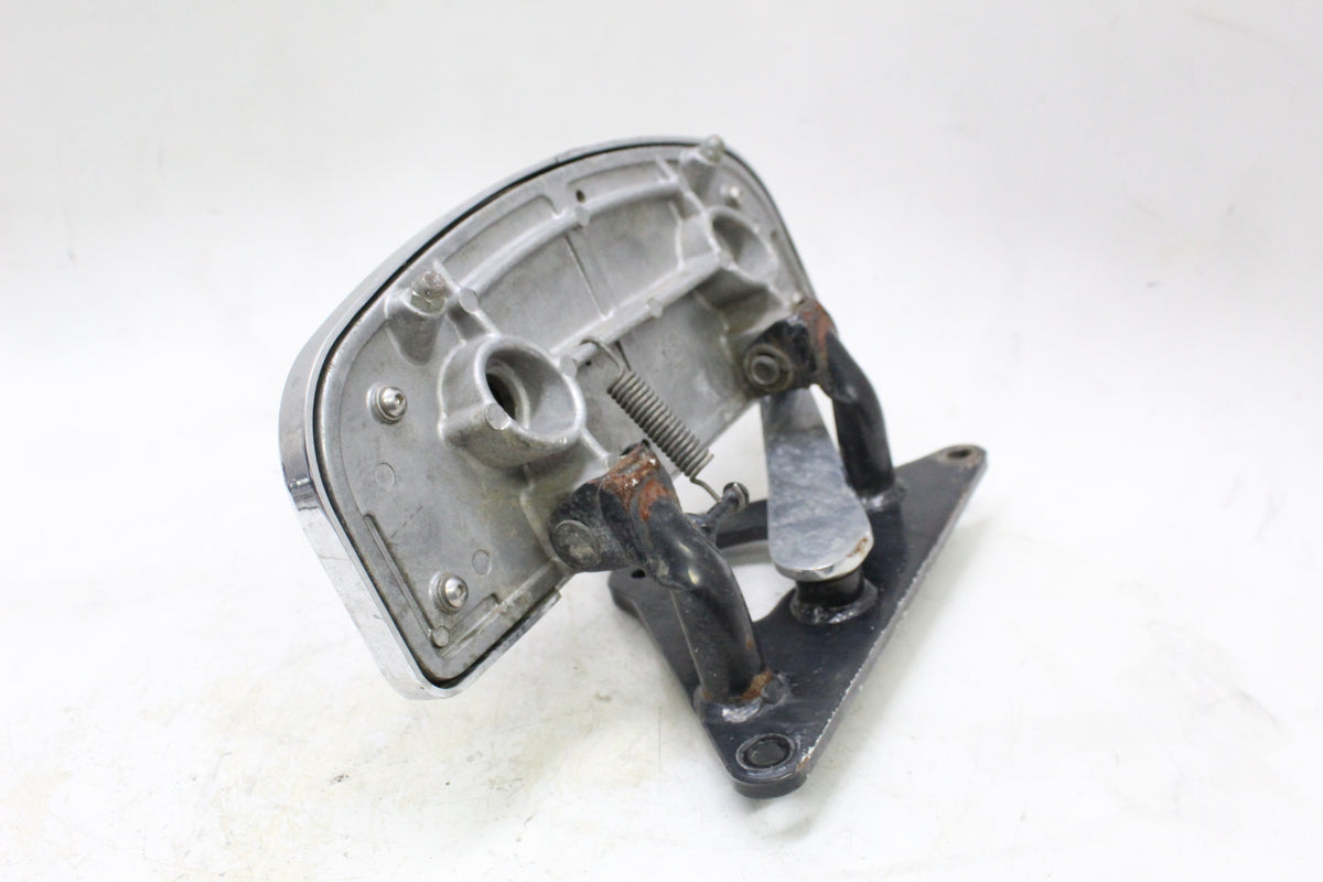 2005 KAWASAKI VULCAN 1500 VN1500 Right Floorboard Brake Pedal Bracket