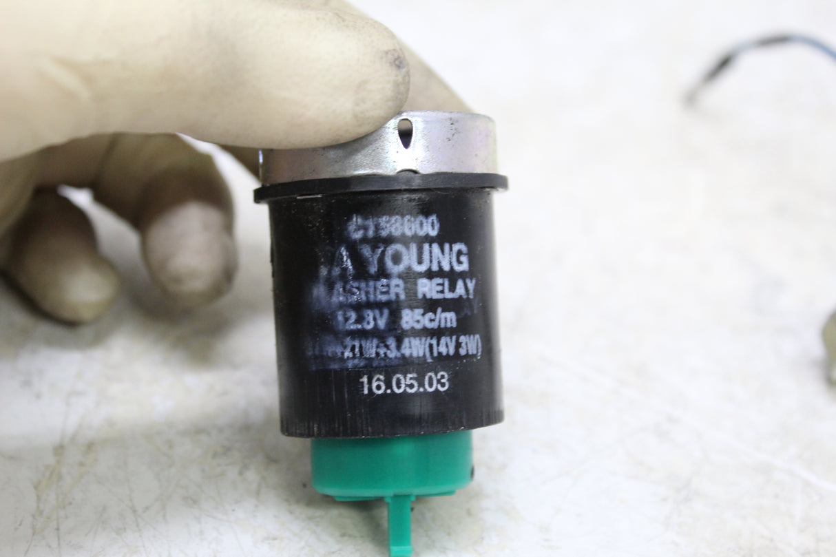 2017 Genuine Scooter Co. Buddy 125 OEM TURN SIGNAL BLINKER RELAY FLASHER SWITCH