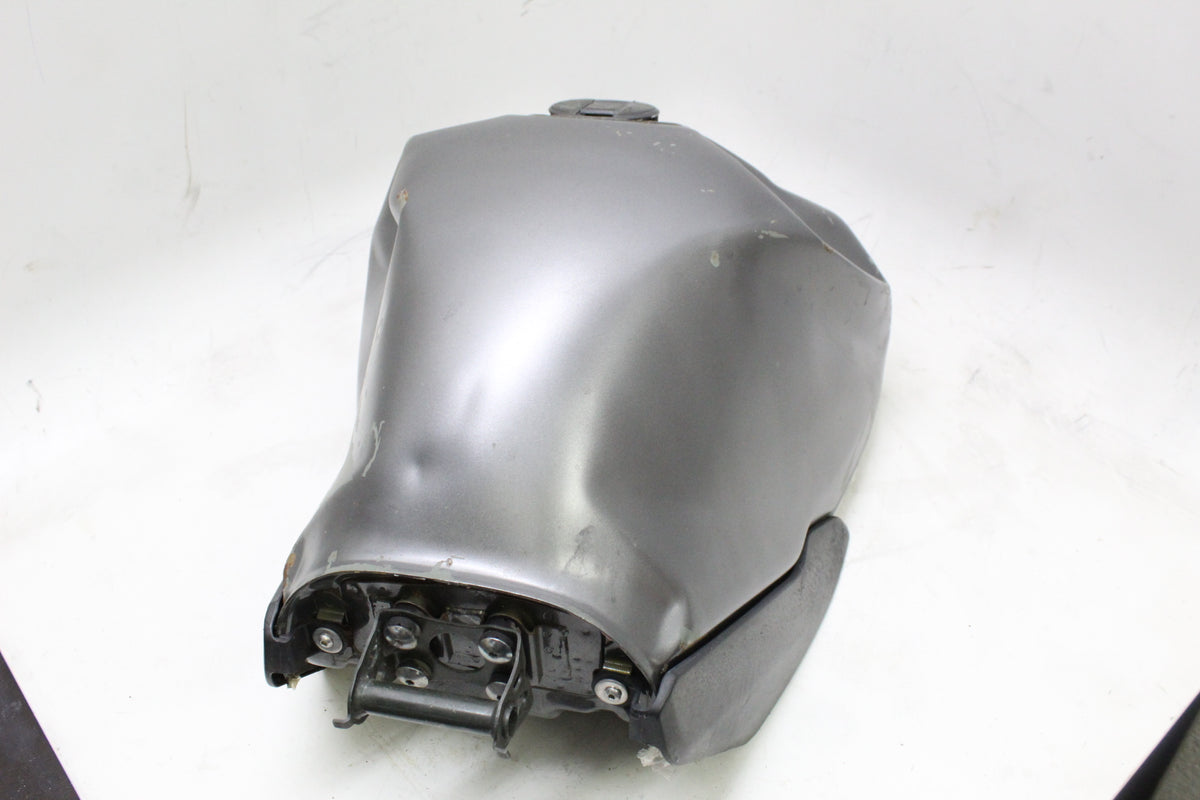 2004 SUZUKI GSXR600 OEM GAS FUEL TANK RESERVOIR W CAP DENT NO PUMP