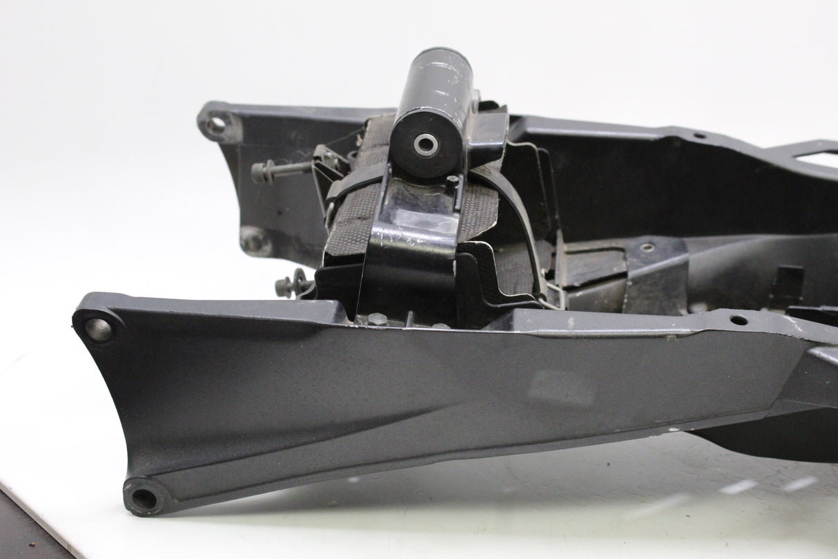 2004 Yamaha YZF R1 04-06 OEM REAR SUBFRAME BACK SUB FRAME