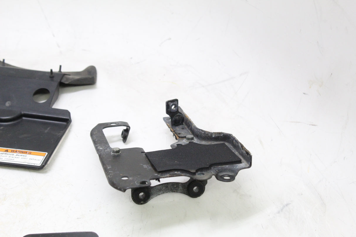 2005 YAMAHA FZ6 FAZER OEM BRACKETS MOUNTS INNER PLASTIC PANELS MIX SET