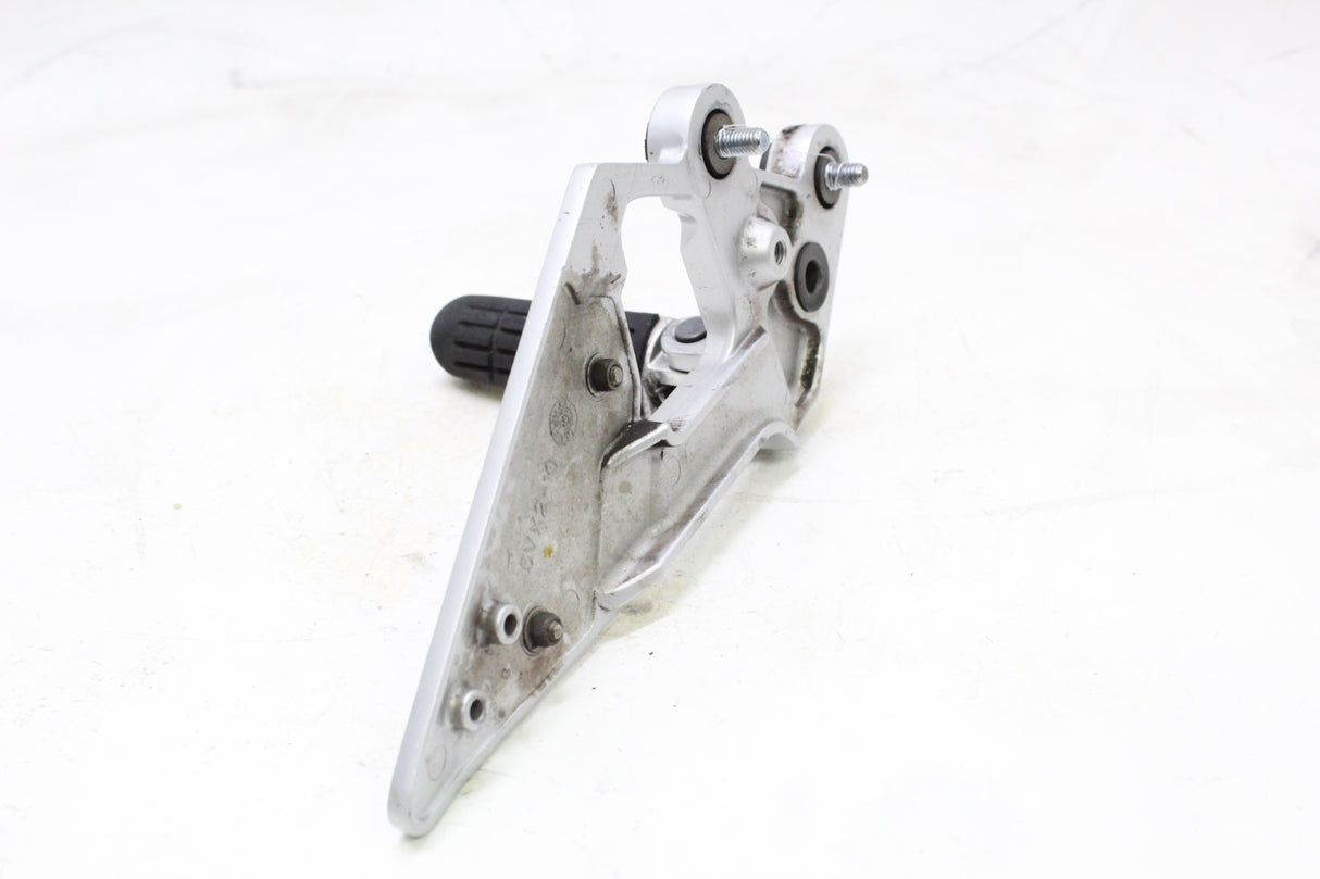 2005 YAMAHA FZ6 OEM LEFT REARSET FOOT PEG BRACKET W SHIFTER