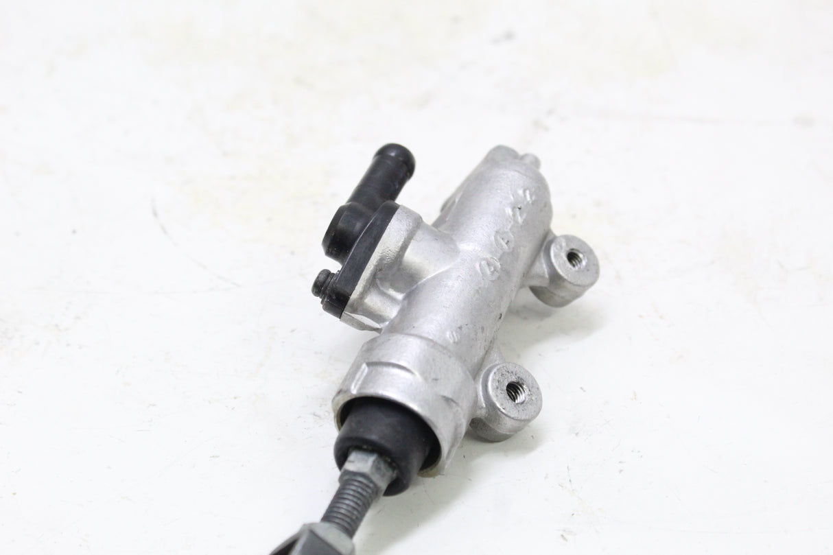 2004 SUZUKI GSXR600 OEM REAR BRAKE MASTER CYLINDER
