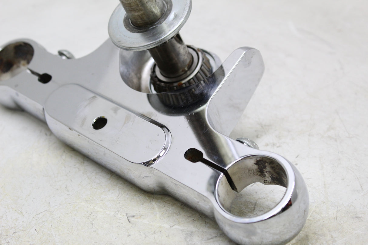 2000 Harley-Davidson Softail FXSTD OEM FRONT FORKS CLAMP LOWER TRIPLE TREE STEM