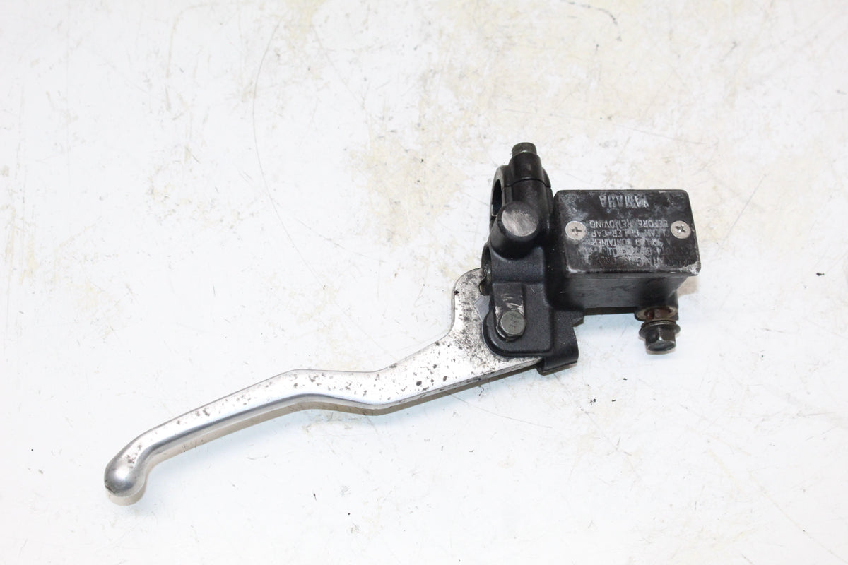 2002 Yamaha Zuma 50 YW50 OEM FRONT BRAKE MASTER CYLINDER W/ LEVER