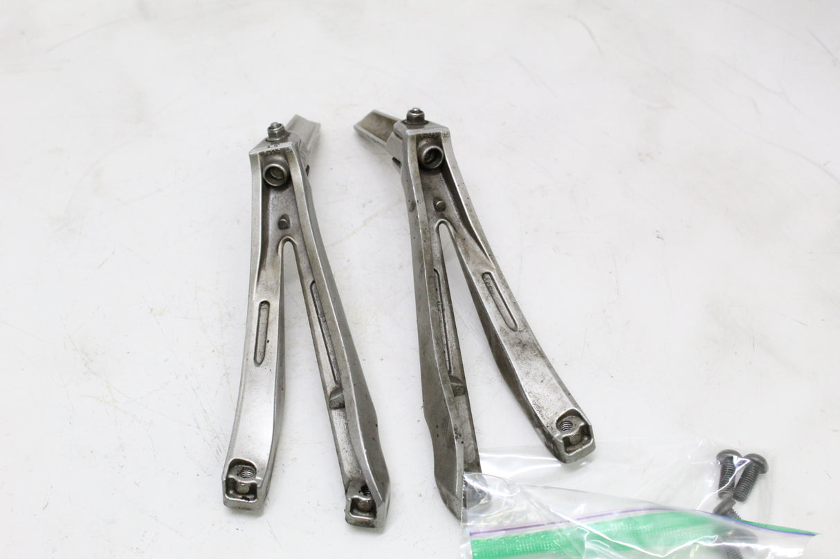2004 Yamaha YZF R1 04-06 OEM REAR BACK PASSENGER PEG SET PAIR
