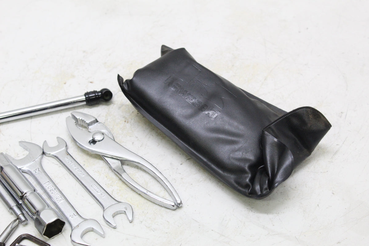 2005 KAWASAKI VULCAN 1500 VN1500 Tool Kit Set With Storage Pouch