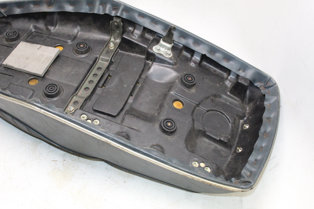 1983 Yamaha XC180 Riva 180 OEM Seat Saddle Assembly