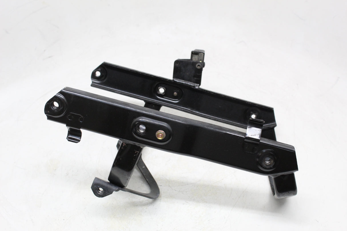 2005 Honda VTX1300S VTX1300 OEM REAR BACK FENDER MOUNT BRACKET