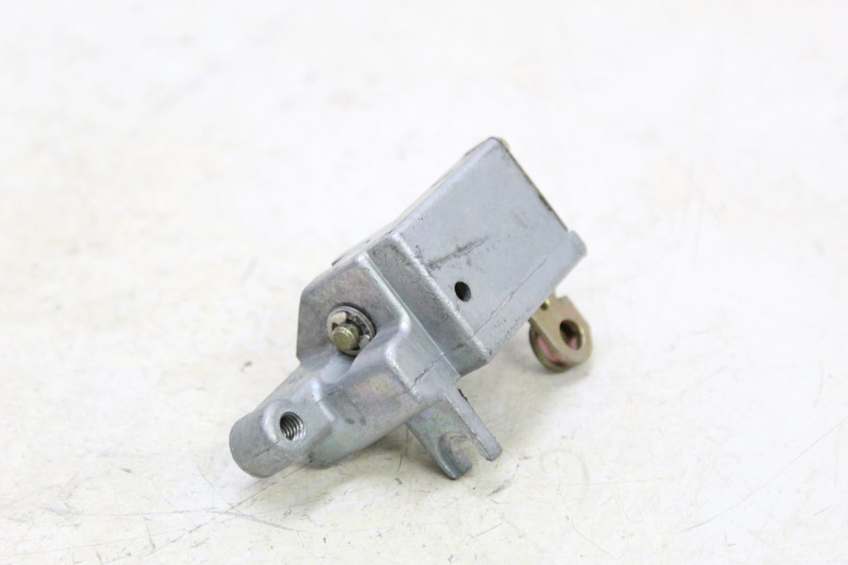 2003 Yamaha Zuma 50 YW50 OEM REAR PASSENGER SEAT LATCH LOCK ASSEMBLY