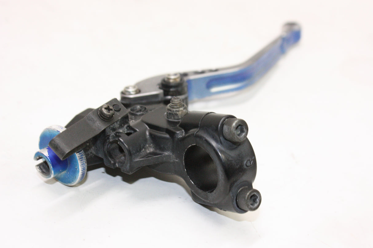 2004 Triumph Daytona 600 OEM CLUTCH PERCH MOUNT WITH LEVER