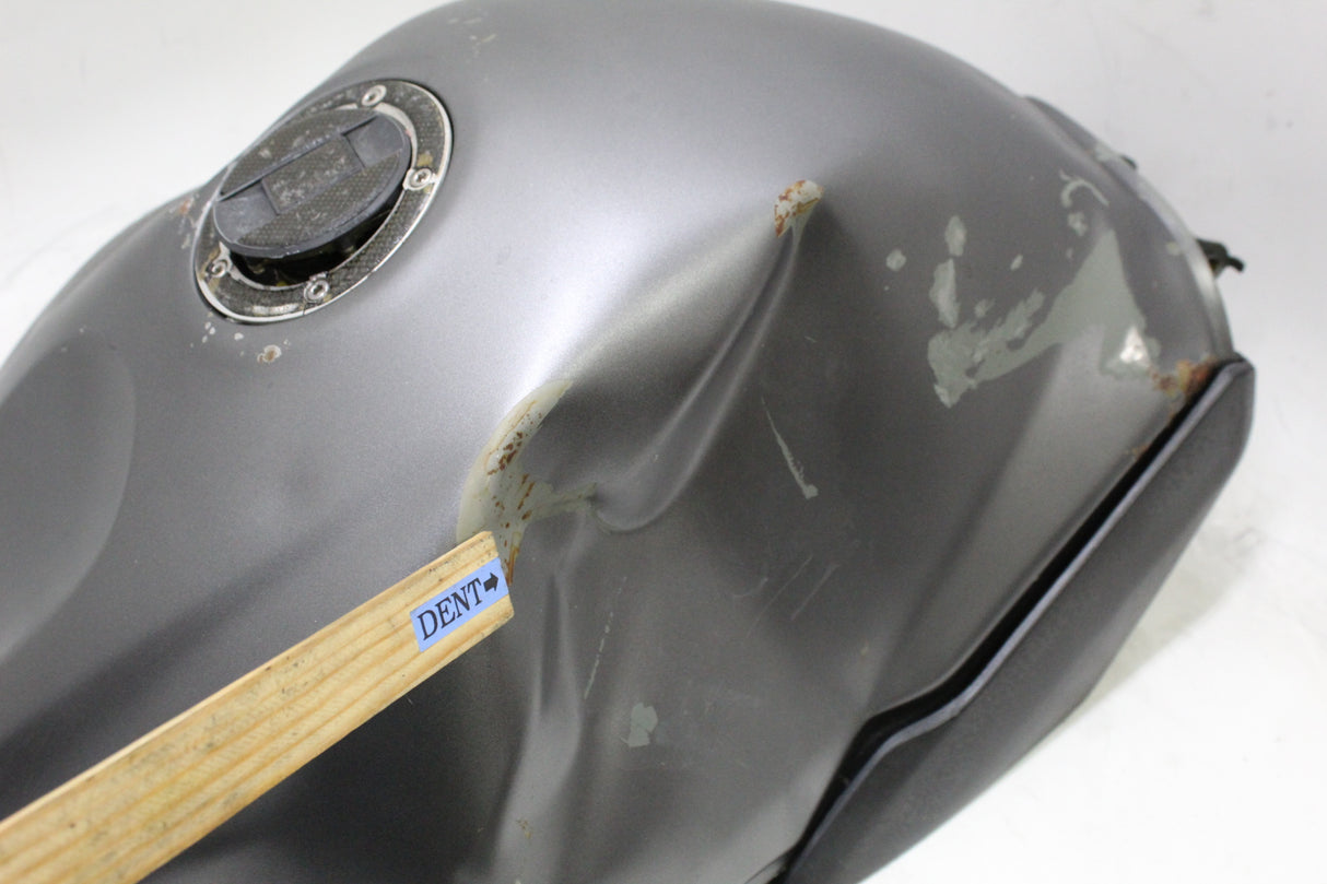 2004 SUZUKI GSXR600 OEM GAS FUEL TANK RESERVOIR W CAP DENT NO PUMP