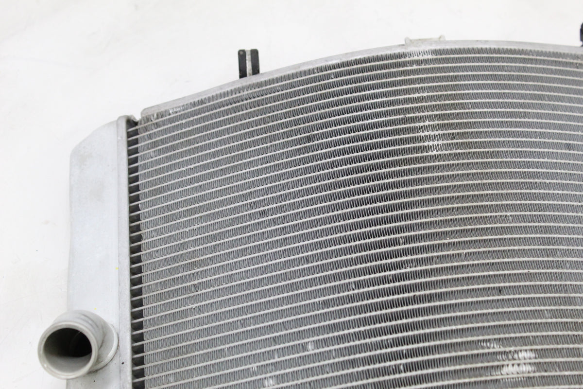 2004 Suzuki GSXR600 OEM ENGINE RADIATOR MOTOR COOLER COOLING RADIATER