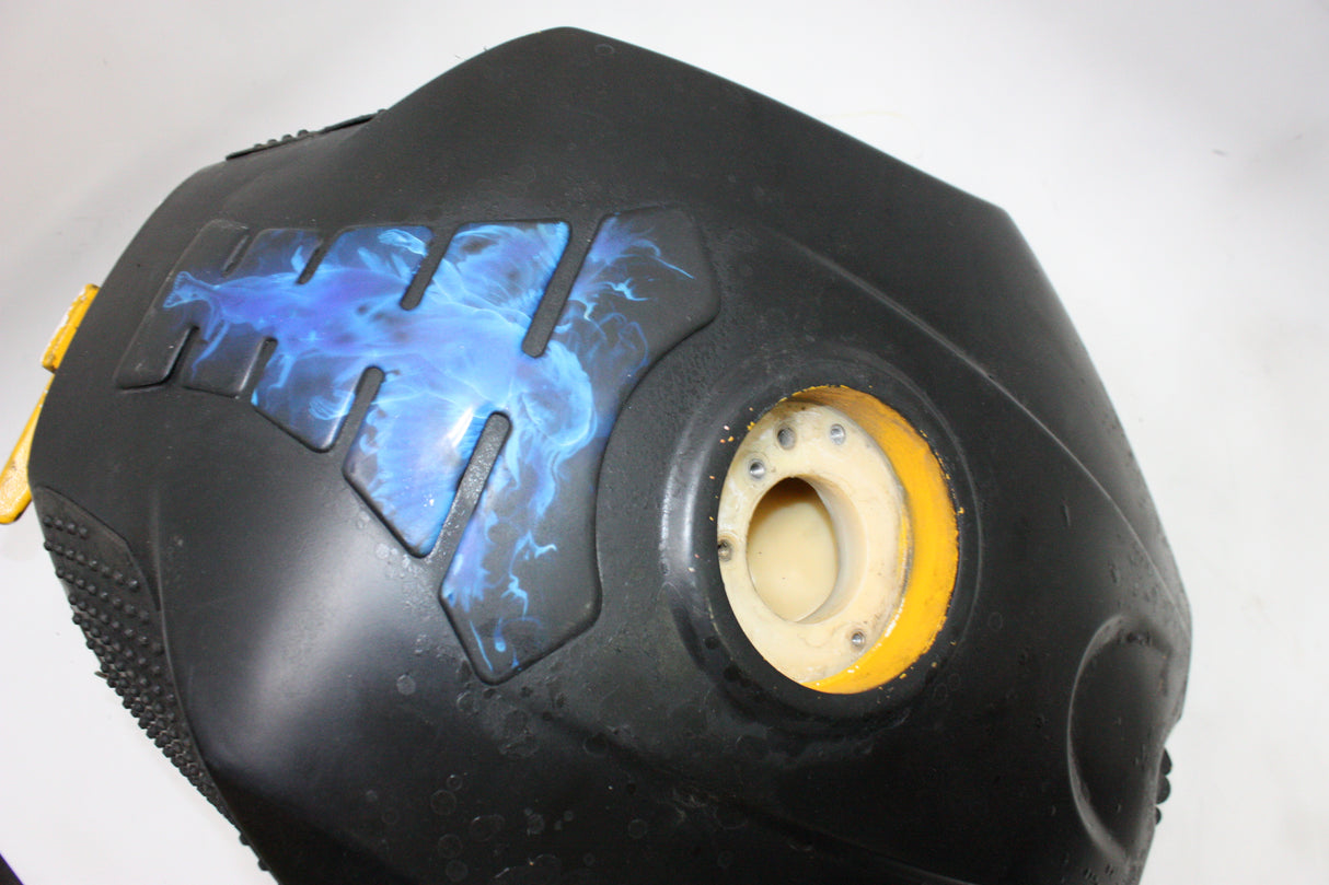 2004 Triumph Daytona 600 OEM GAS TANK FUEL PETROL RESERVOIR