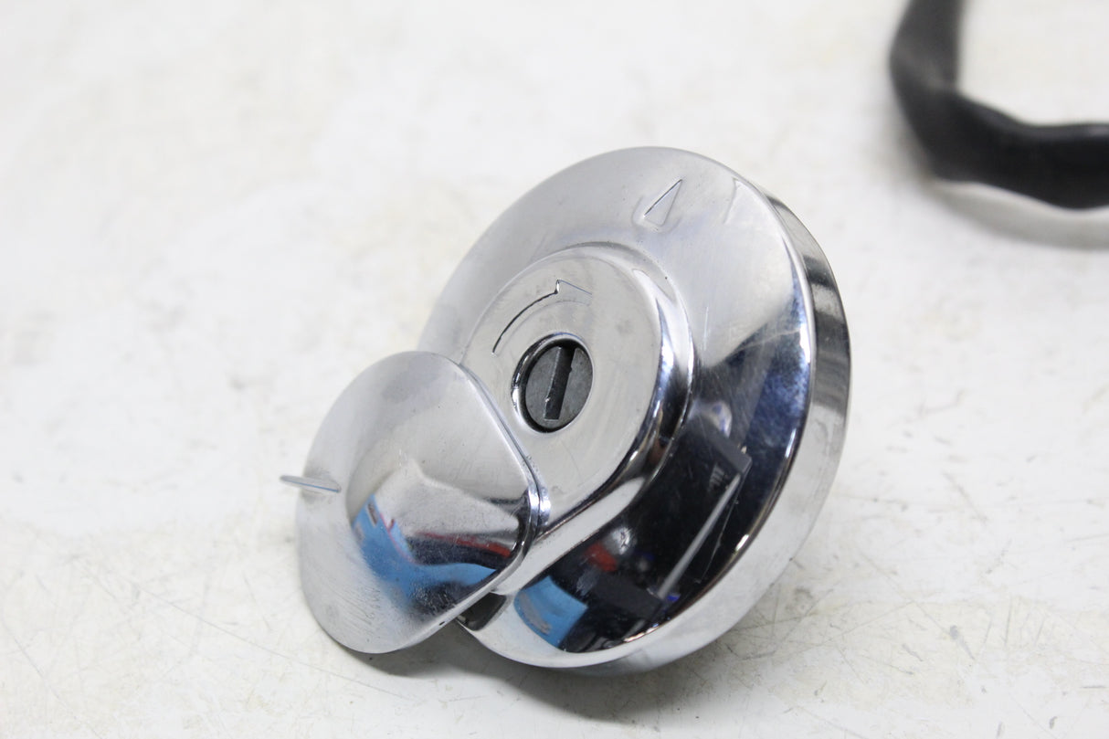 2005 Honda VTX1300S VTX1300 OEM IGNITION LOCK W/ GAS CAP !NO KEY!