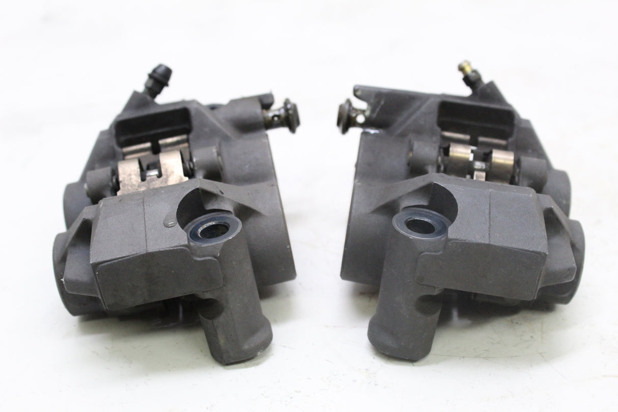 2005 Yamaha YZF R6 OEM RIGHT LEFT FRONT BRAKE CALIPER PADS SET PAIR