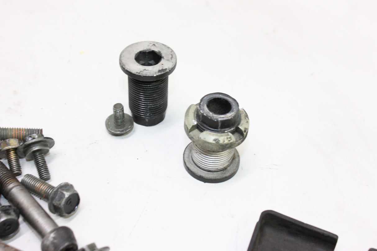 2005 Suzuki GSXR600 OEM ENGINE MOUNTING BOLTS HARDWARE MOTOR SCREWS