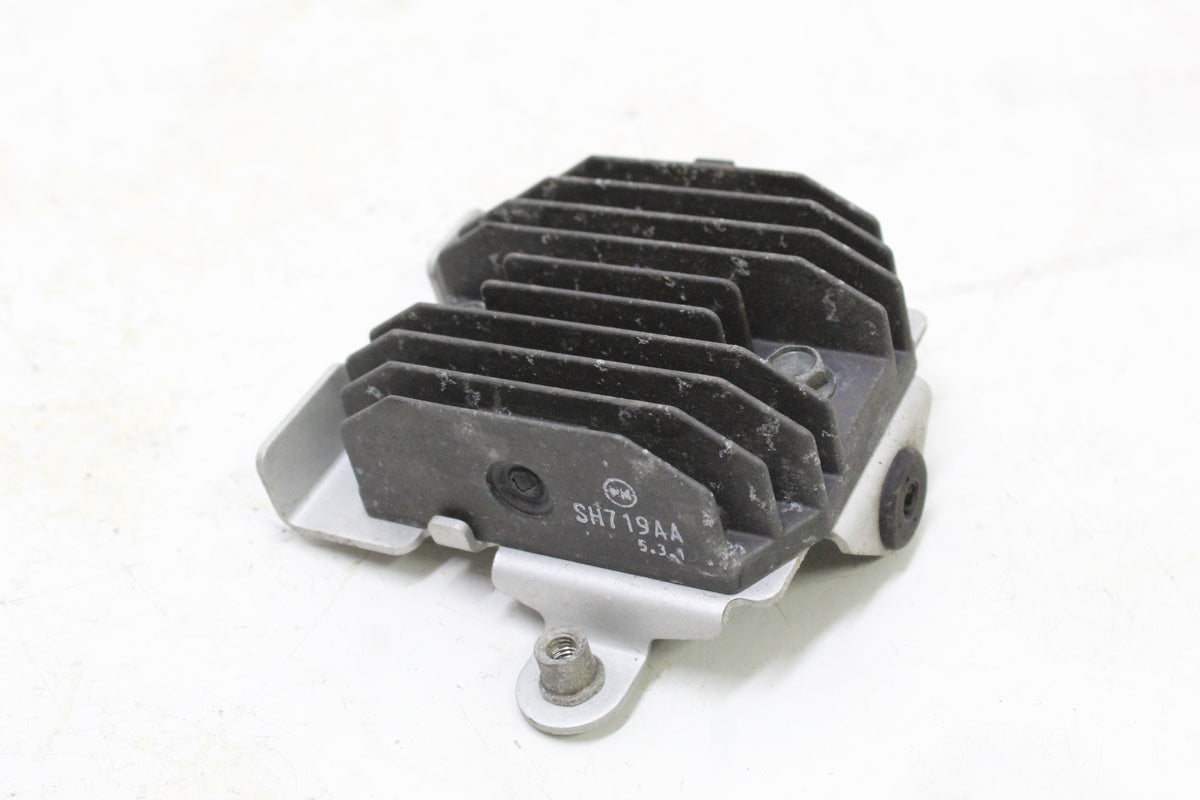 2005 YAMAHA FZ6 OEM RECTIFIER VOLTAGE REGULATOR CHARGING MODULE