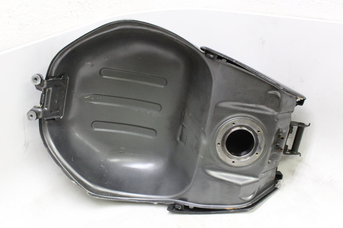2004 SUZUKI GSXR600 OEM GAS FUEL TANK RESERVOIR W CAP DENT NO PUMP