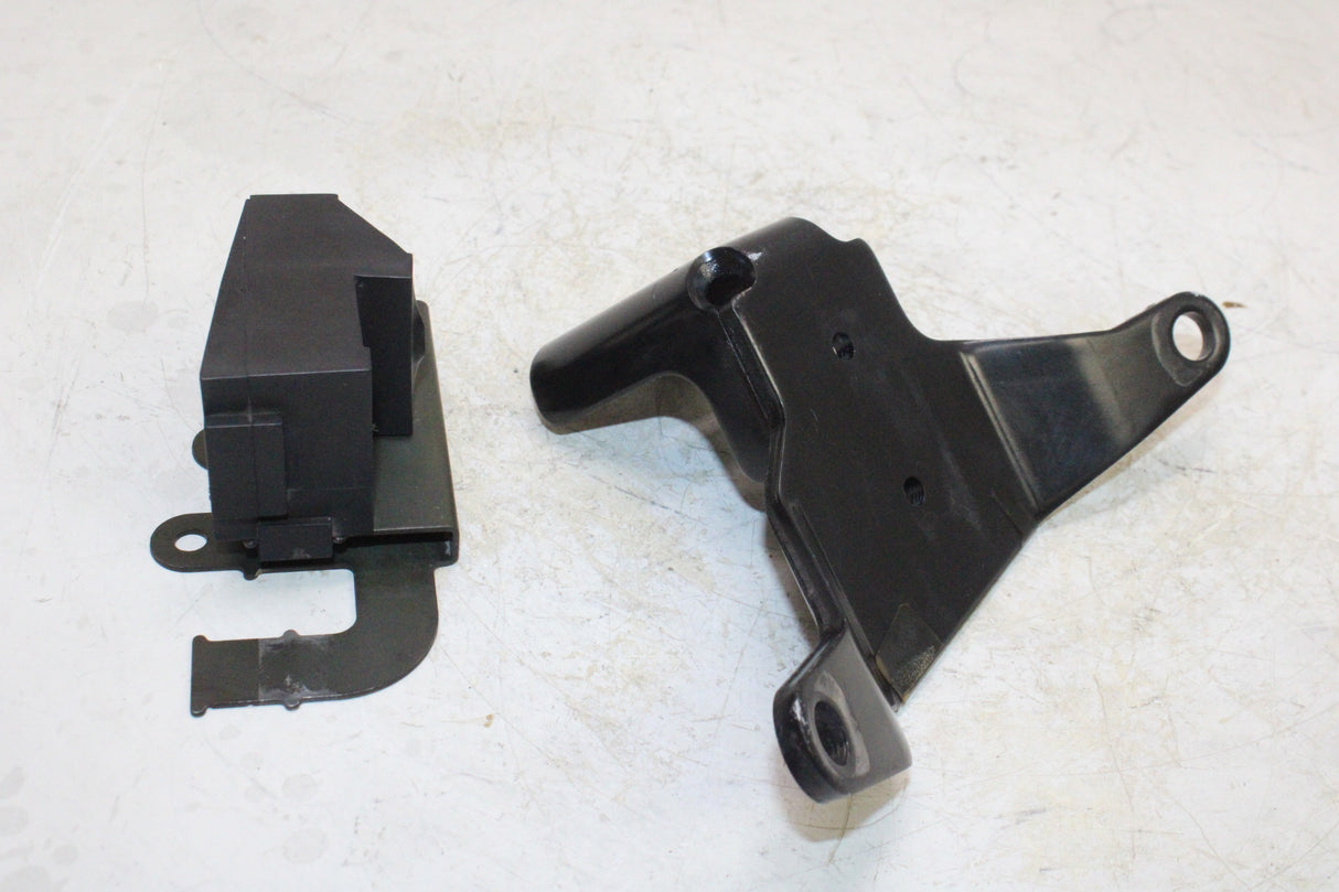 2005 Yamaha Road Star XV1700 OEM ENGINE MOTOR MOUNT BRACKETS PAIR