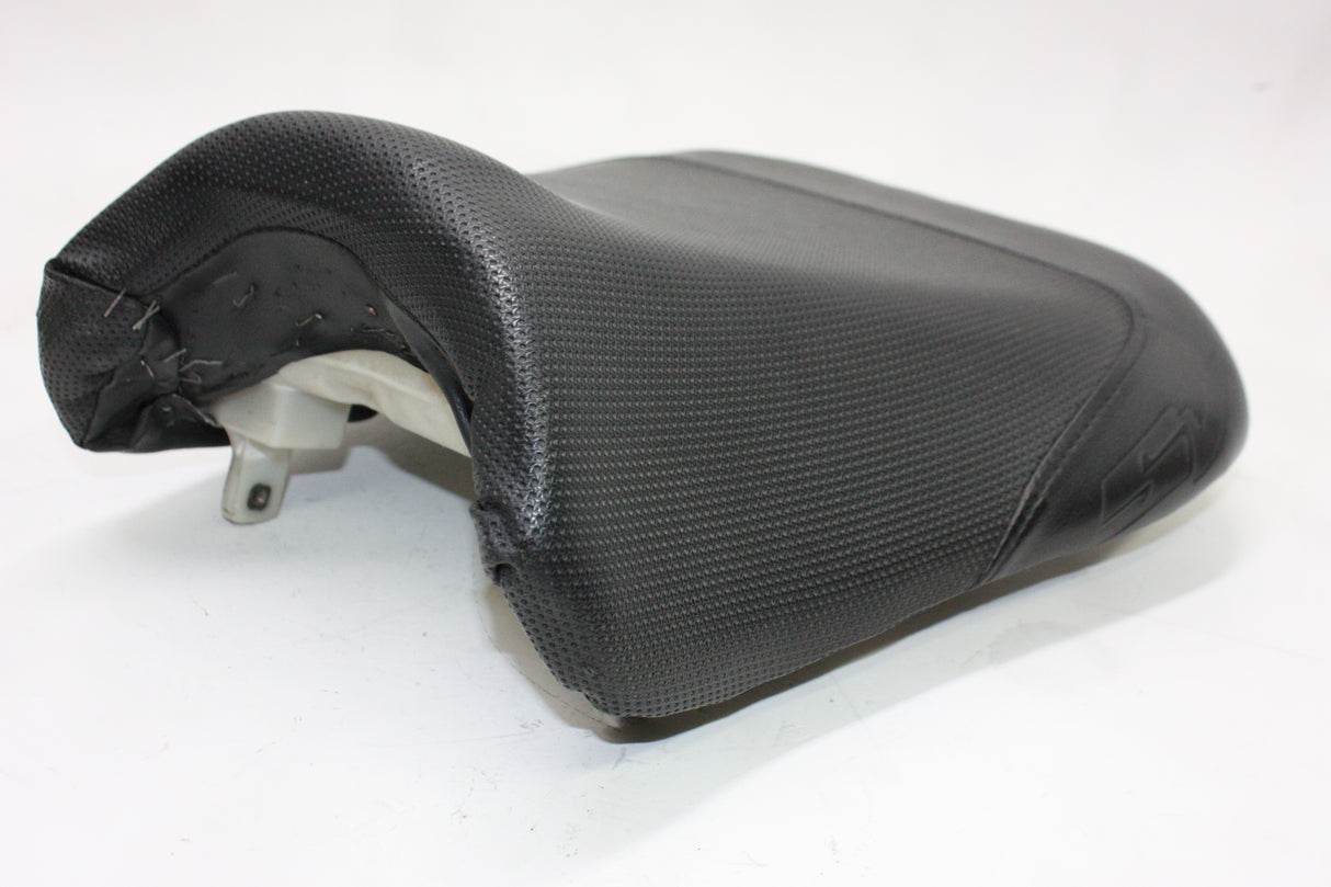 2005 Suzuki GSXR600 FRONT DRIVERS SEAT PAD SADDLE PILLION
