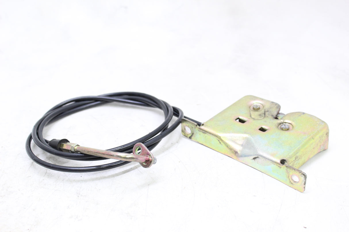 2017 Genuine Scooter Co. Buddy 125 OEM REAR SEAT LATCH LOCK ASSEMBLY W CABLE