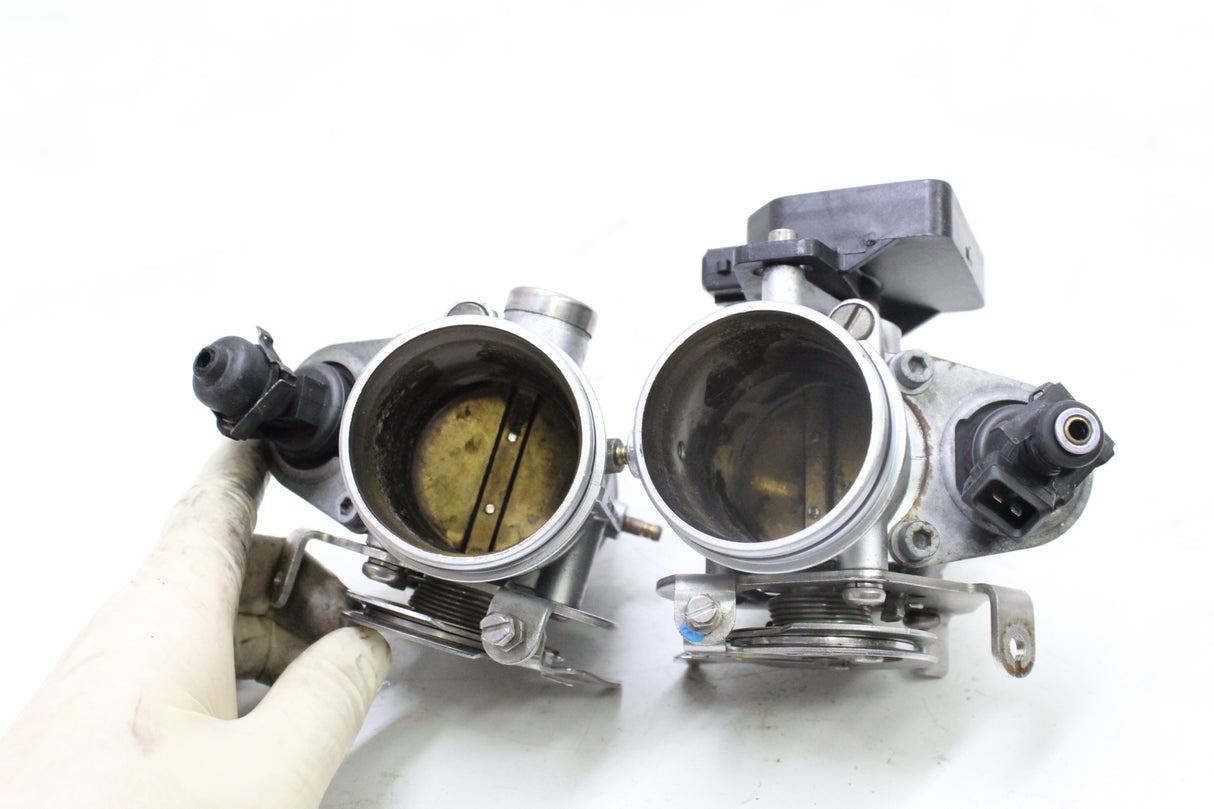 2000 BMW R1100RT OEM LEFT RIGHT THROTTLE BODY PAIR W BOSCH TPS