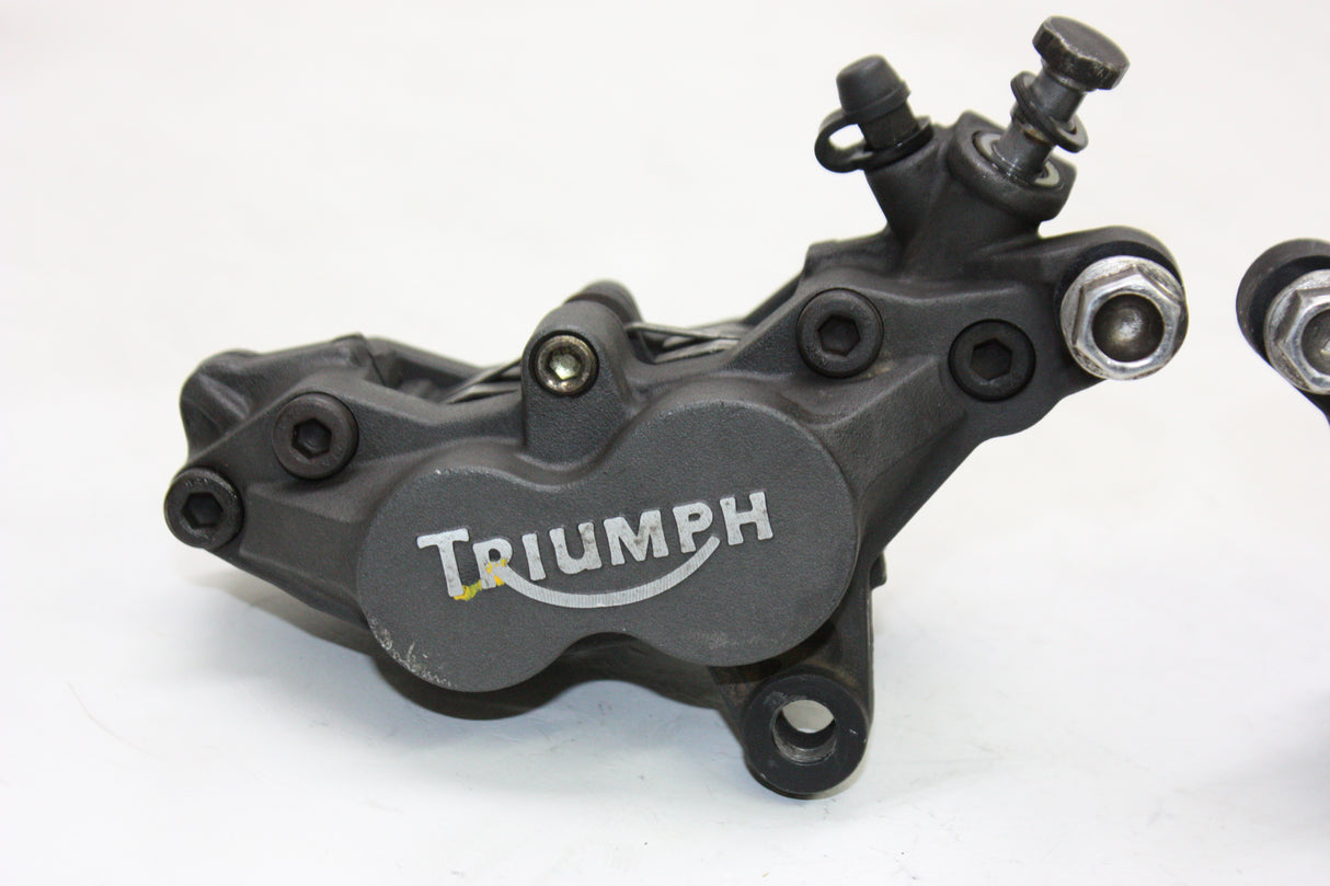 2004 Triumph Daytona 600 OEM RIGHT LEFT FRONT BRAKE CALIPER SET PAIR CALIPERS