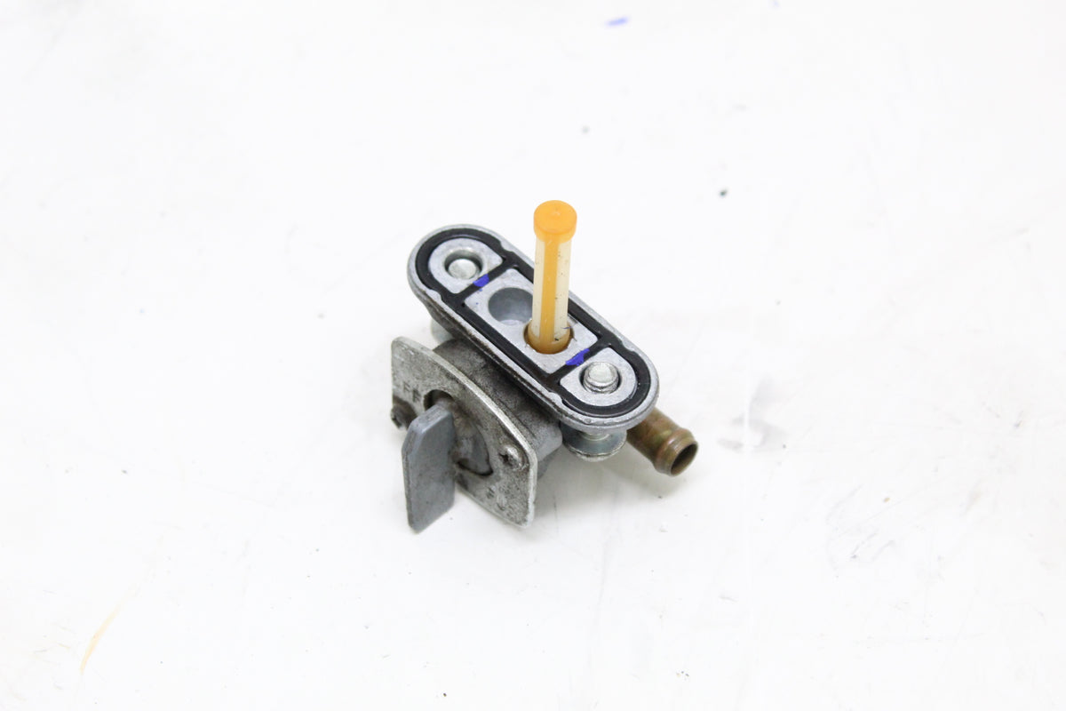 2003 YAMAHA FZ1 FZS1000 FAZER OEM FUEL PETCOCK GAS TANK SHUT OFF VALVE