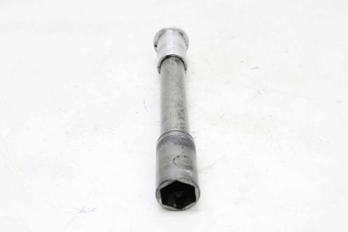 2004 SUZUKI GSXR600 OEM FRONT WHEEL AXLE SHAFT PIVOT BOLT