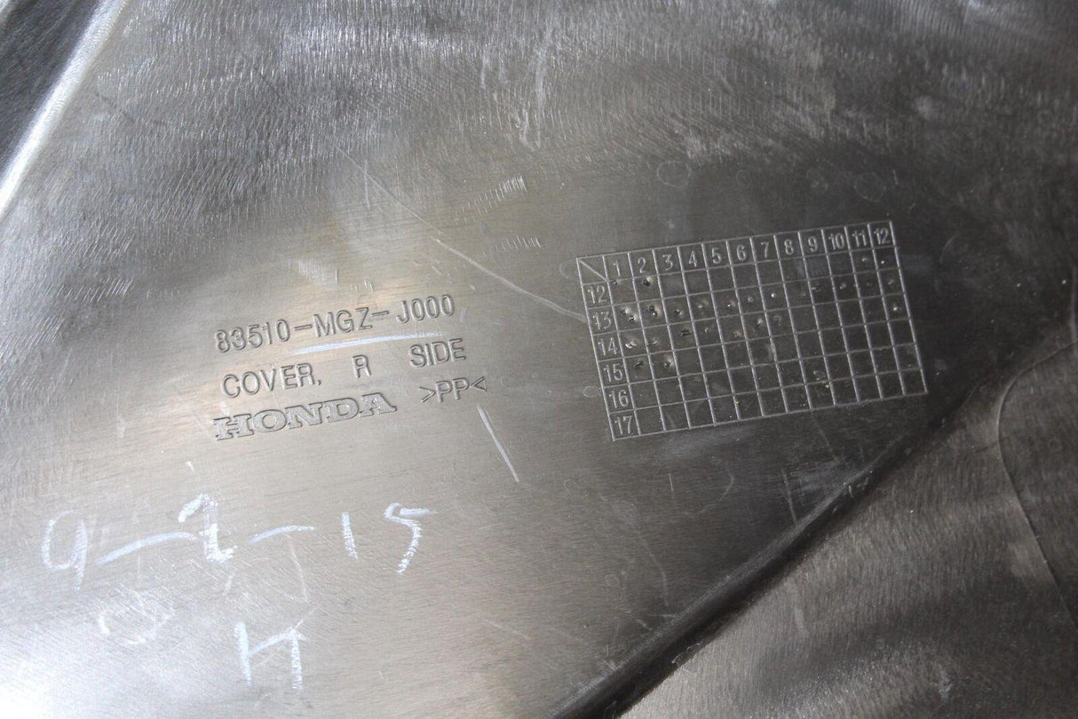 2013 Honda Cbr500r Right Mid Upper Side Fairing Cowl Plastic Oem - Gold River Motorsports