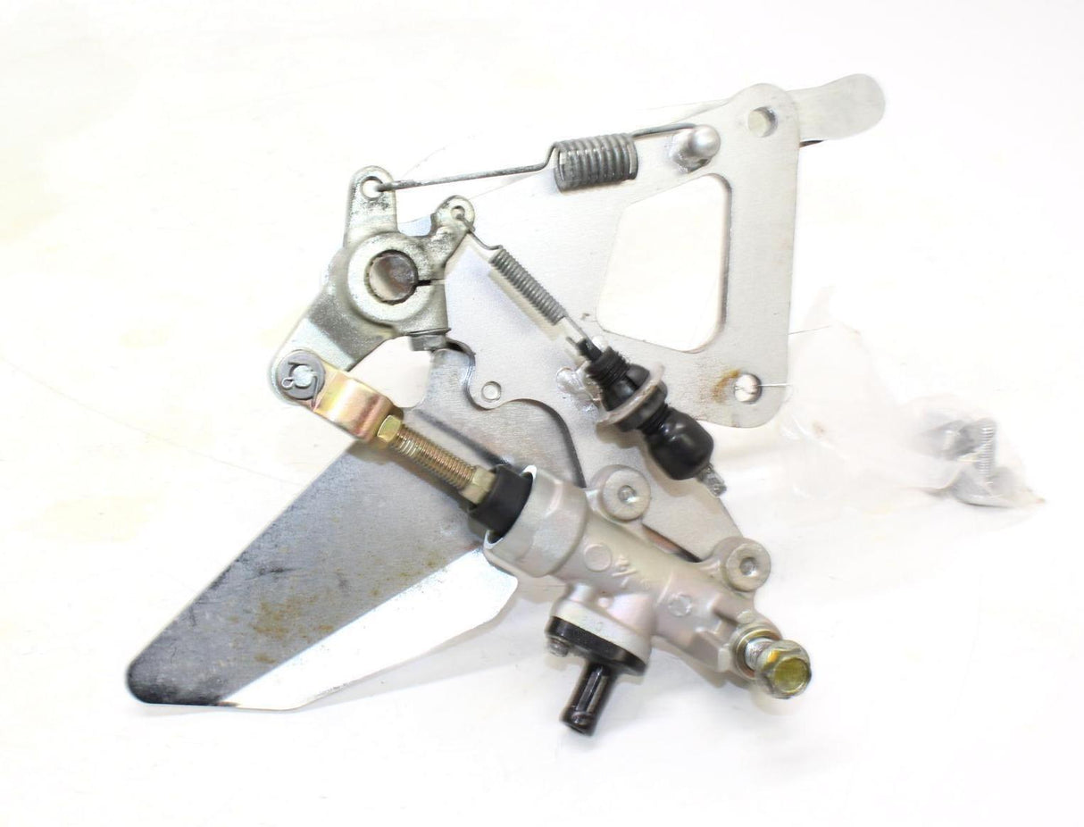 1989 Suzuki Gs500e Right Left Rearsets Rear Set Driver Foot Pegs - Gold River Motorsports