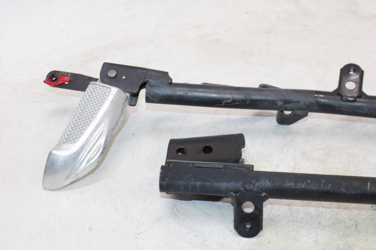 2010 Honda Elite 110 NHX110 OEM RIGHT REAR BACK PASSENGER PEG W BRACKET PAIR