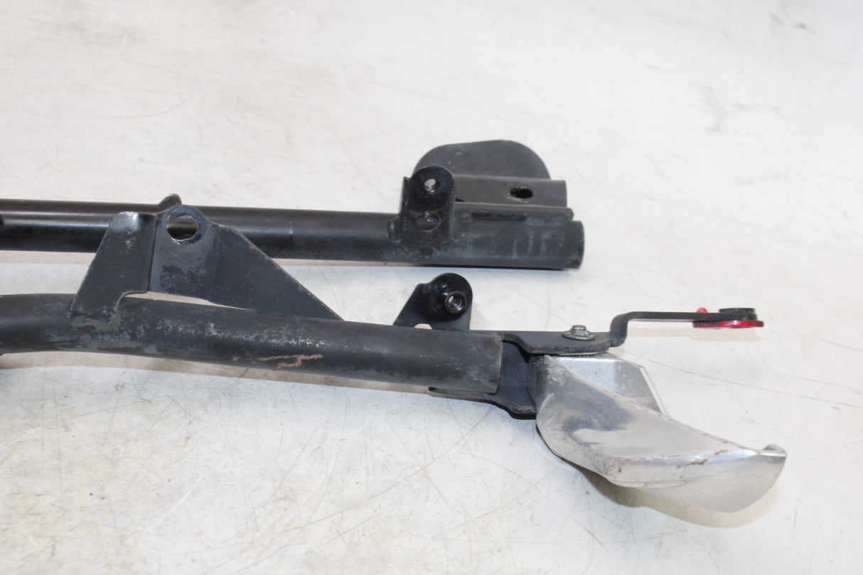 2010 Honda Elite 110 NHX110 OEM RIGHT REAR BACK PASSENGER PEG W BRACKET PAIR